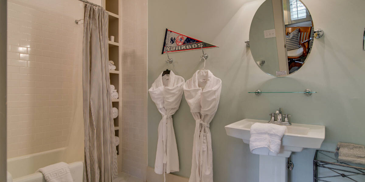 Babe Ruth Suite private bath res